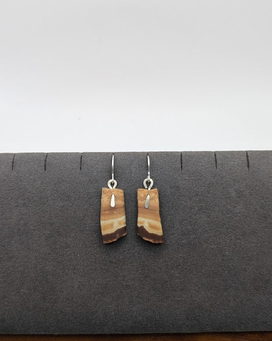 Wonderstone Earrings Pair 01