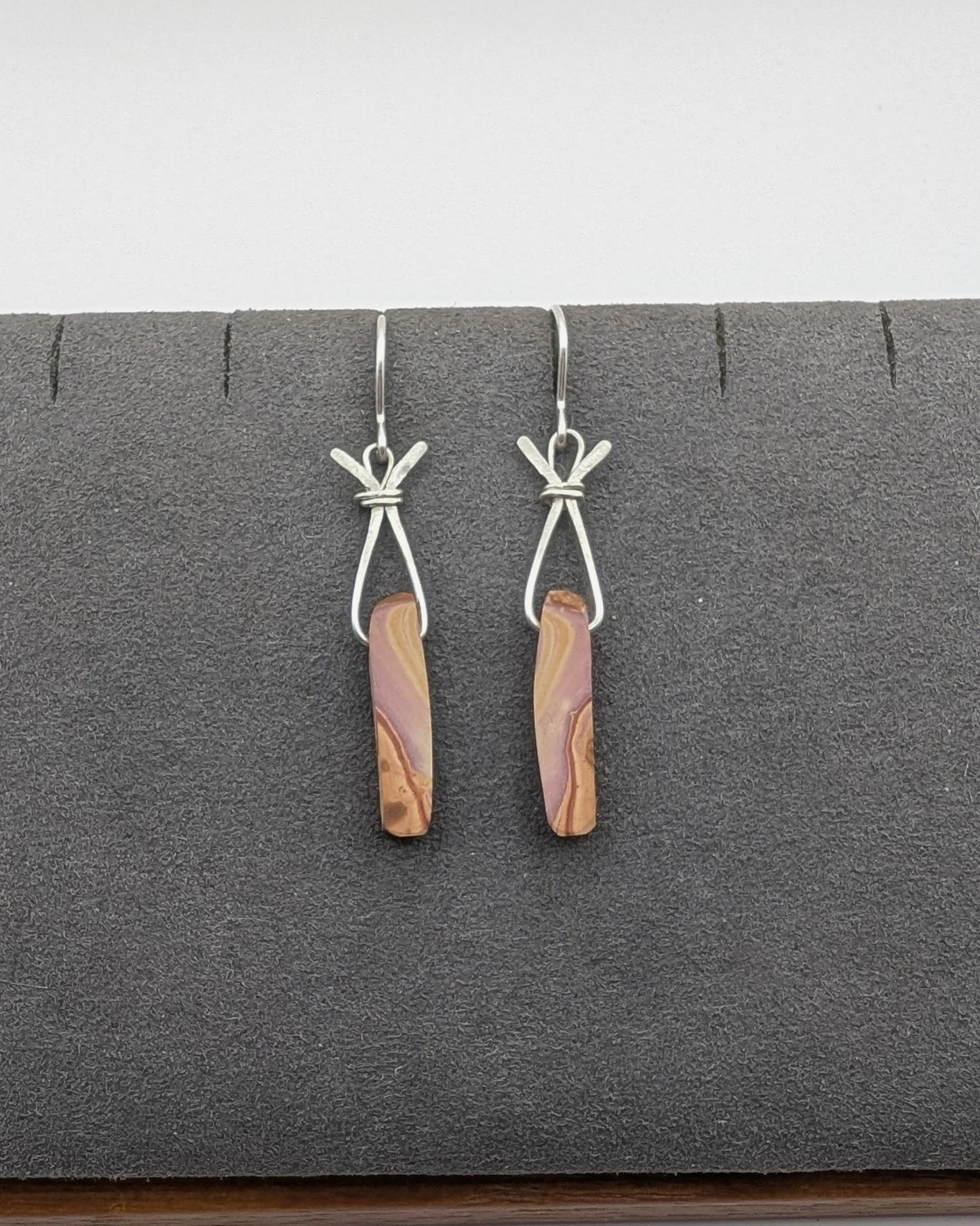 Wonderstone Earrings Pair 04