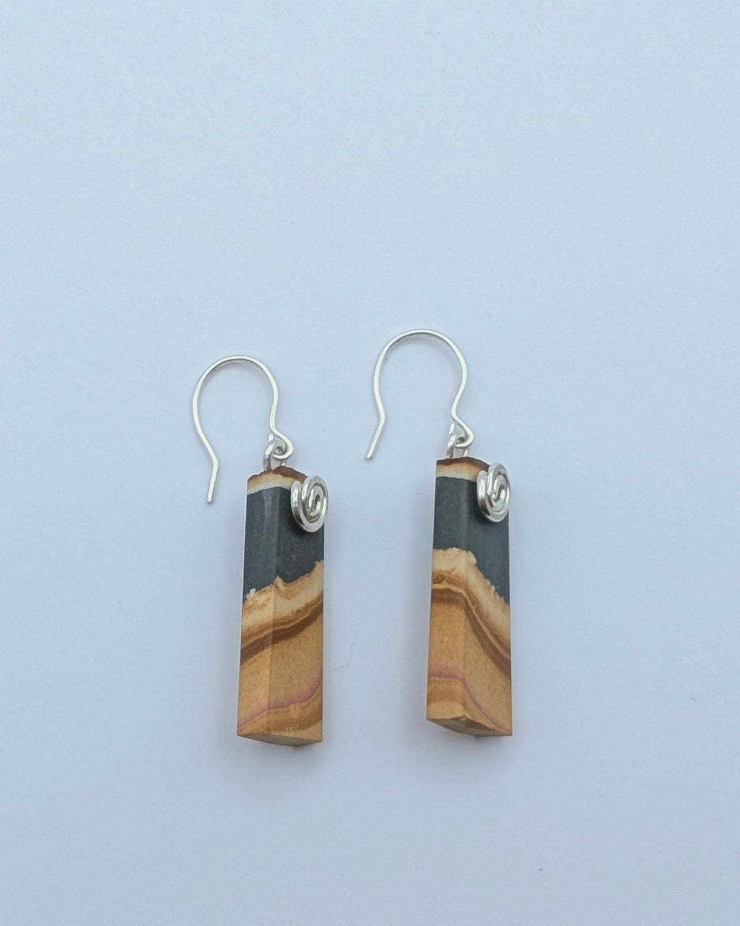 Wonderstone Earrings Pair 06