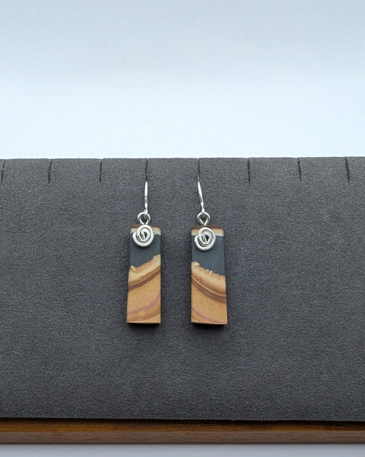 Wonderstone Earrings Pair 06